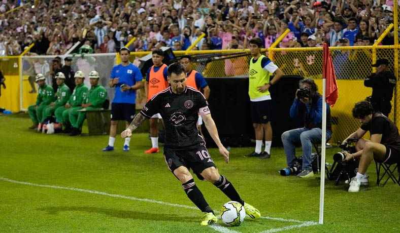 Lionel Messi en amistoso del Inter Miami contra El Salvador