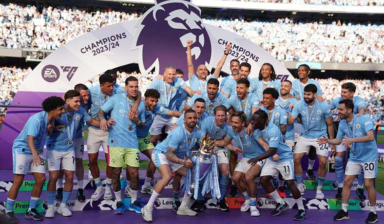 Jugadores del Manchester City festjean el título de la Premier