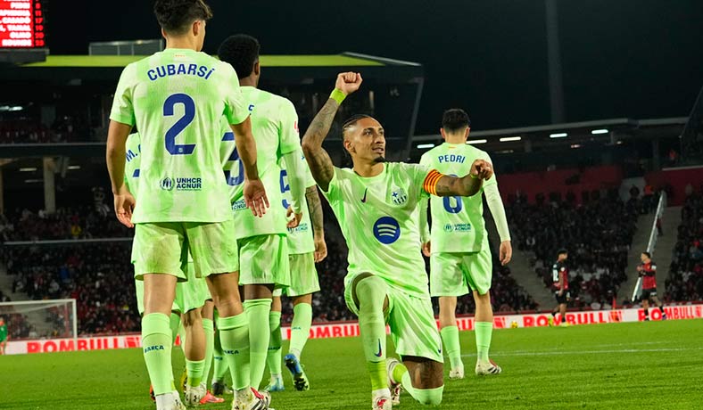 Raphinha celebra un gol del Barcelona ante Mallorca