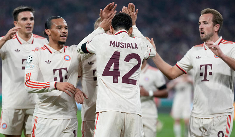 Jamal Musiala celebra un gol del Bayern en Champions