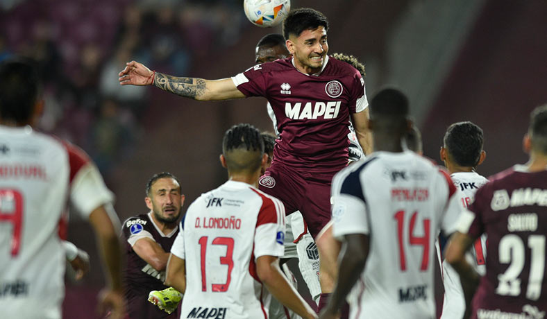 Eduardo Salvio de Lanus en partido fante el DIM