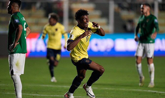 Kevin Rodriguez celebra el gol del triunfo de Ecuador en Bolivia