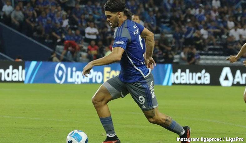 Facundo Castelli de Emelec en partido contra Mushuc Runa