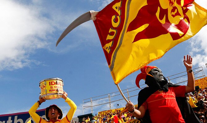 Aficionados del Aucas esperan ganar la Segunda Etapa y alcanzar la final por el titulo