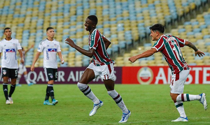 Luiz Henrique celebra una anotacion de Fluminense en la Copa Sudamericana