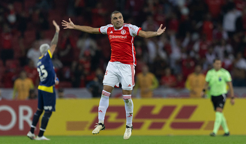 Gabriel Mercado de Internacional en partido de Copa Sudamericana