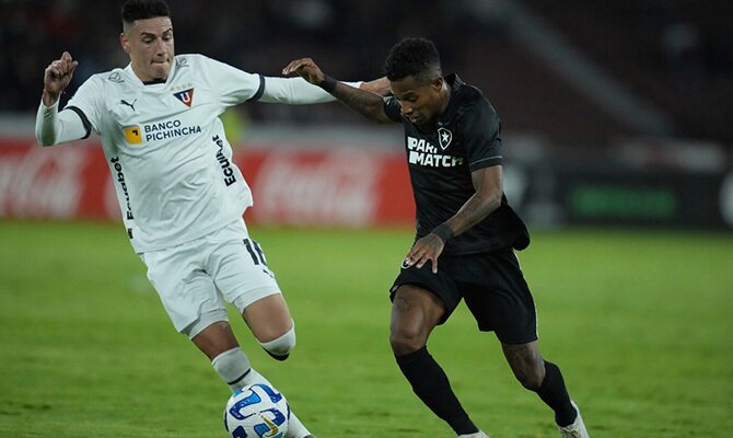 Mauricio Martinez de Liga de Quito en partido ante Botafogo por la Sudamericana