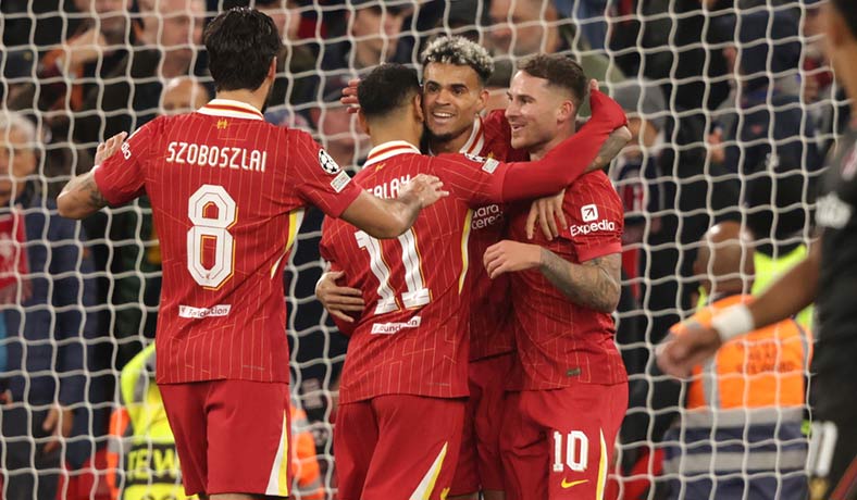 Luis Diaz y Alexis Mac Allister festejan un gol del Liverpool