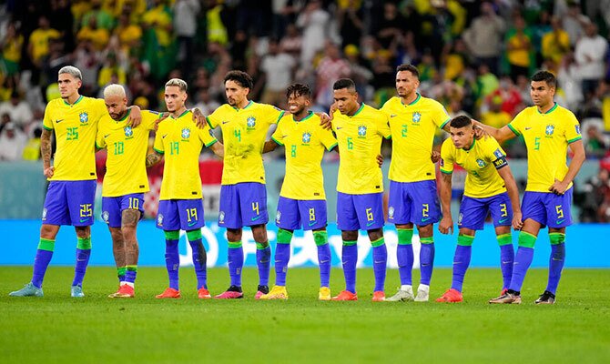 Jugadores de Brasil en el último partido del Mundial 2022 en Qatar