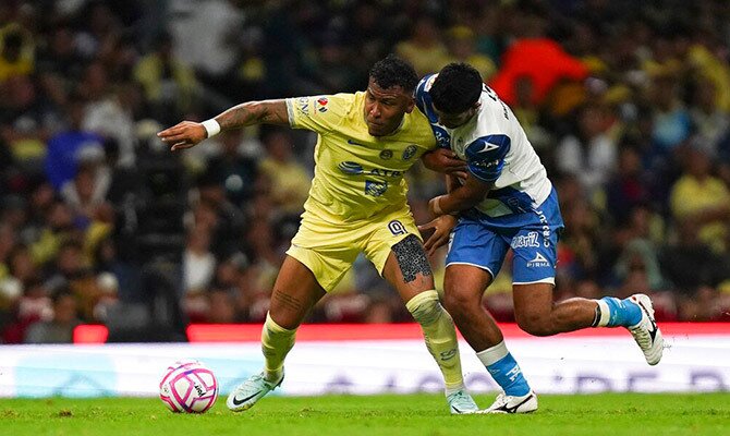 Acción del partido entre América y Puebla por la Liga MX en el Clausura 2023