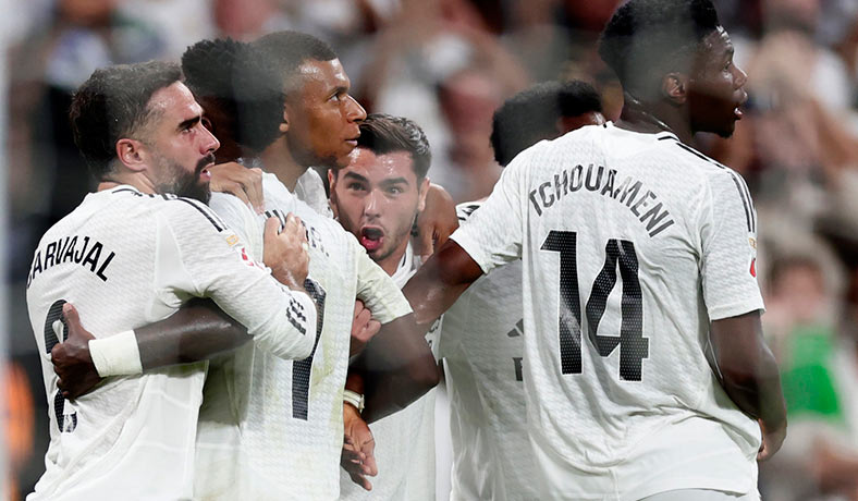 Jugadores del Real Madrid celebran un gol de Mbappe