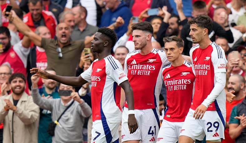 Futbolistas del Arsenal festejan un gol de Kai Havertz