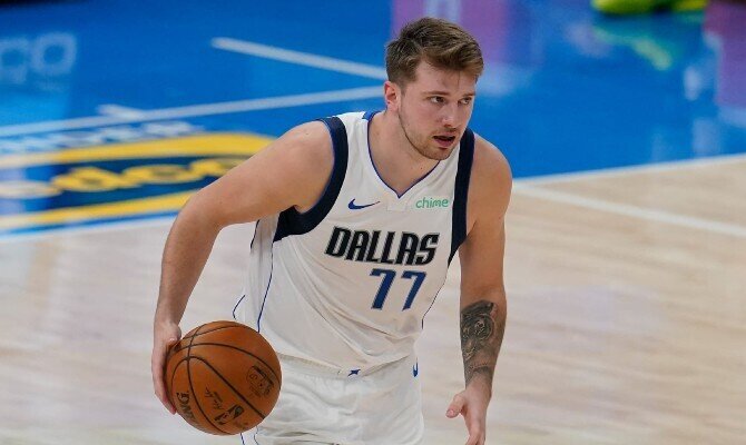 Luka Doncic y los Mavs quieren remontar posiciones en el Washington Wizards vs Dallas Mavericks. Revisa las mejores cuotas.