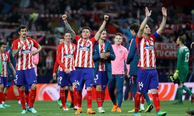 Jugadores del Atlético se dirigen a su afición. Conoce las cuotas del Olympique Marsella vs Atlético de Madrid.