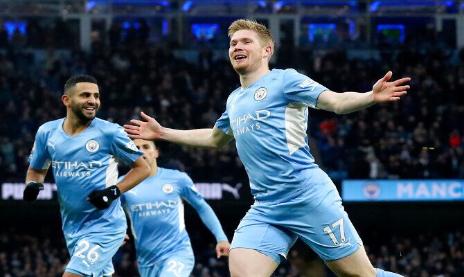 El belga De Bruyne celebra un gol con los Citizen. Cuotas Arsenal vs Manchester City, Premier.