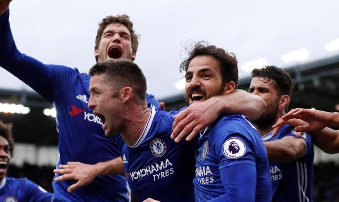 Jugadores del Chelsea celebrando un gol eufóricos. Conoce los pronósticos del Chelsea vs Burnley.