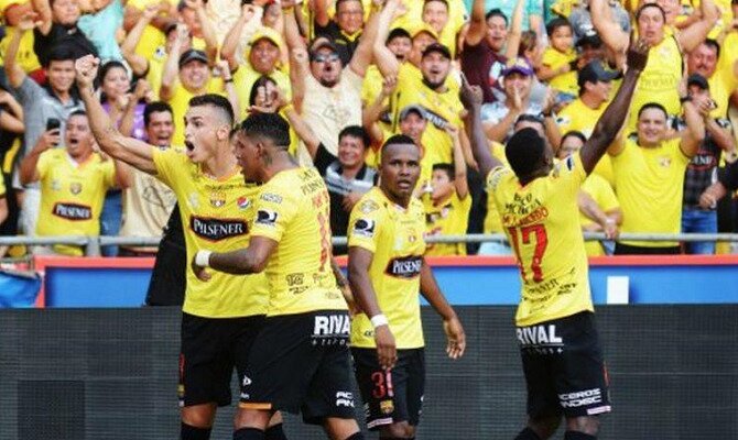 Los jugadores del Barcelona celebran un gol. Conoce las cuotas del CS Emelec vs Barcelona SC