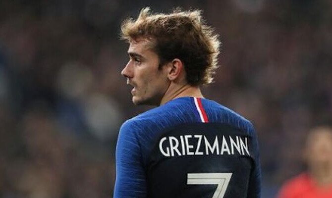 Antoine Griezmann con la camiseta de su selección. Conoce las cuotas del Francia vs Italia.