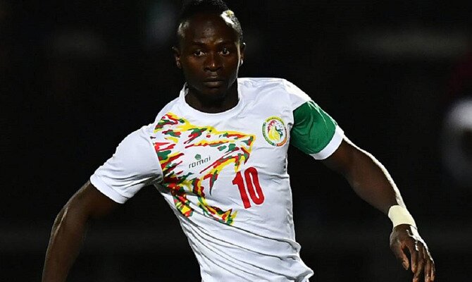 Sadio Mané con la camisera de Senegal. Conoce las cuotas del Senegal vs Colombia.