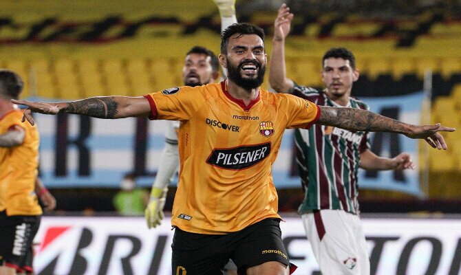 Mastriani celebra un tanto anotado. Pronósticos Copa Libertadores, Montevideo City vs Barcelona.