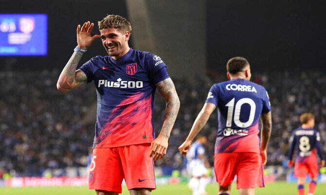 Rodrigo De Paul celebra su primer tanto con la camiseta rojiblanca. Picks Sevilla vs Atlético Madrid