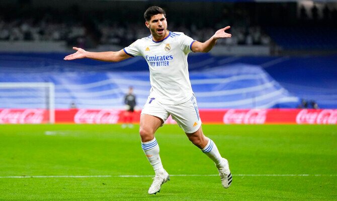 Marco Asensio celebra un gol. Pronósticos y cuotas para el Villarreal vs Real Madrid de LaLiga.